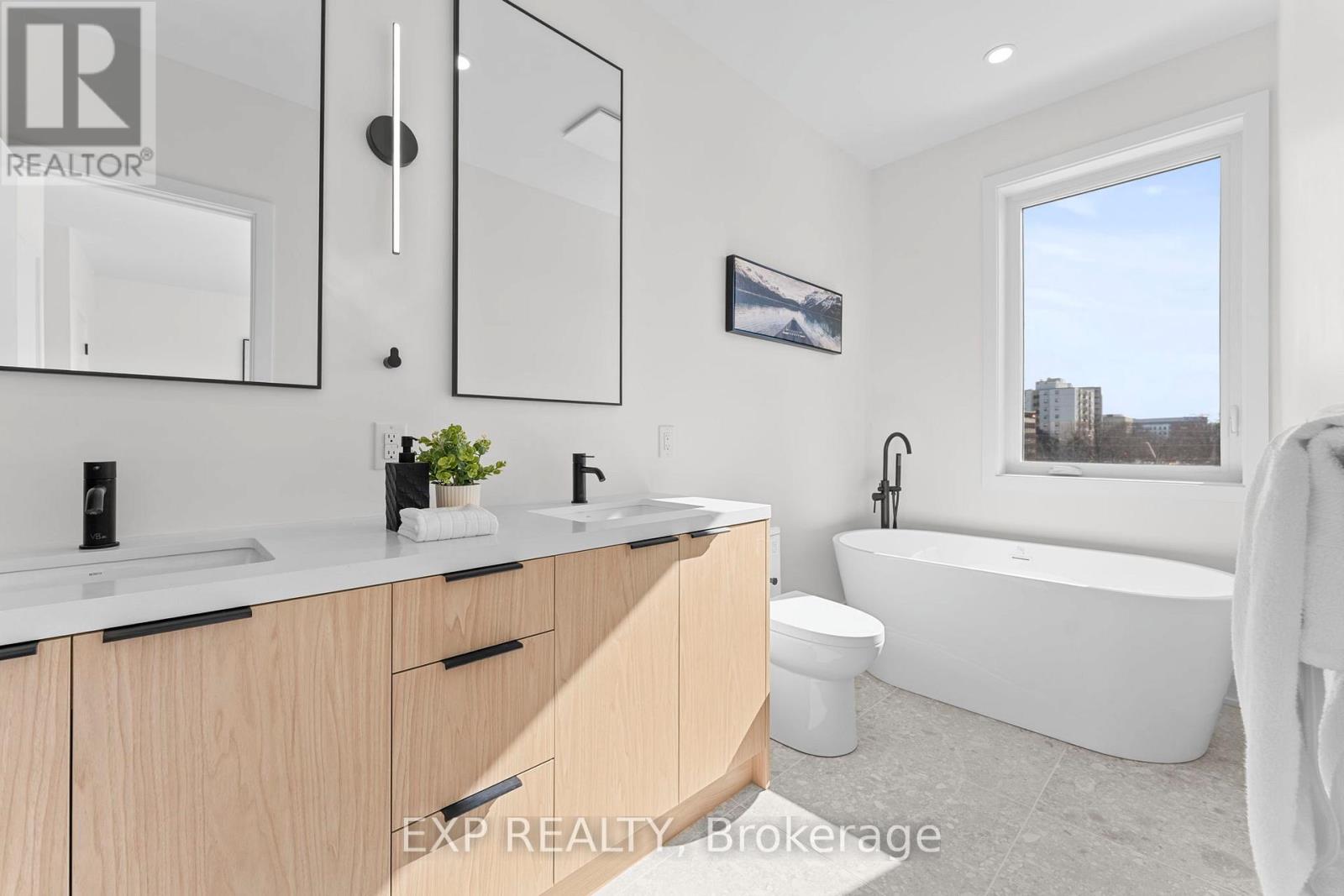 124 Dunbar Road, Mississauga, Ontario  L5B 1G7 - Photo 33 - W12827234