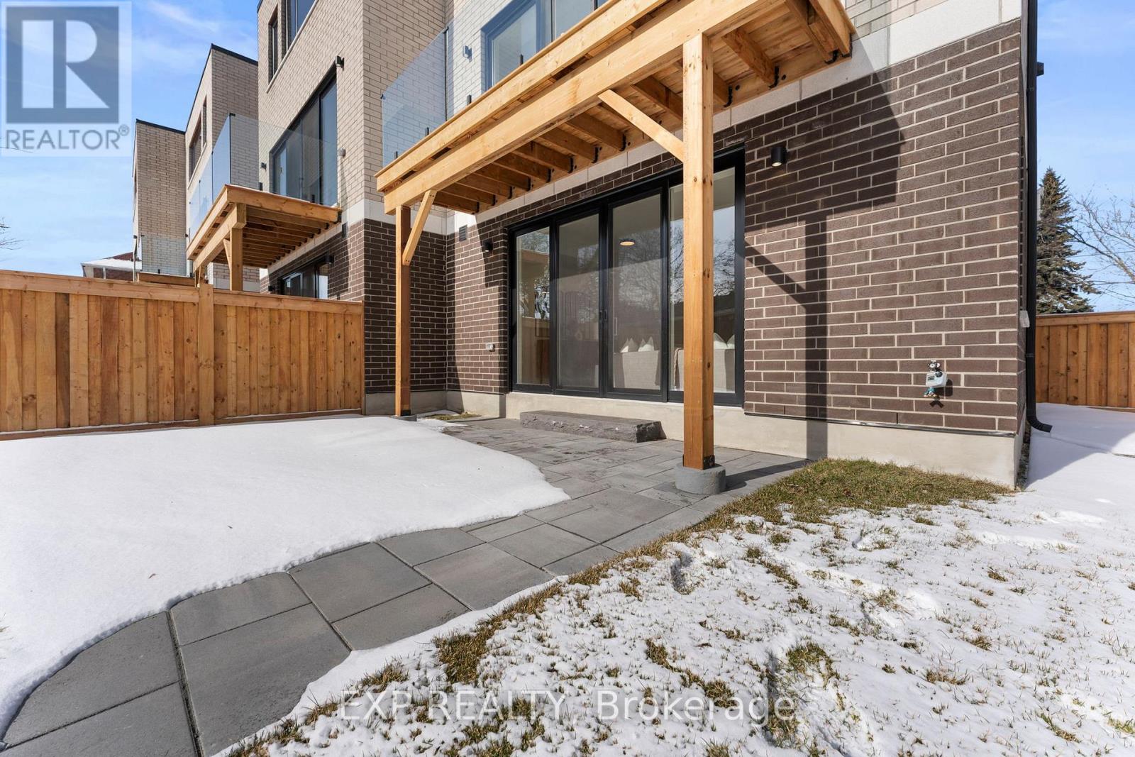 124 Dunbar Road, Mississauga, Ontario  L5B 1G7 - Photo 47 - W12827234