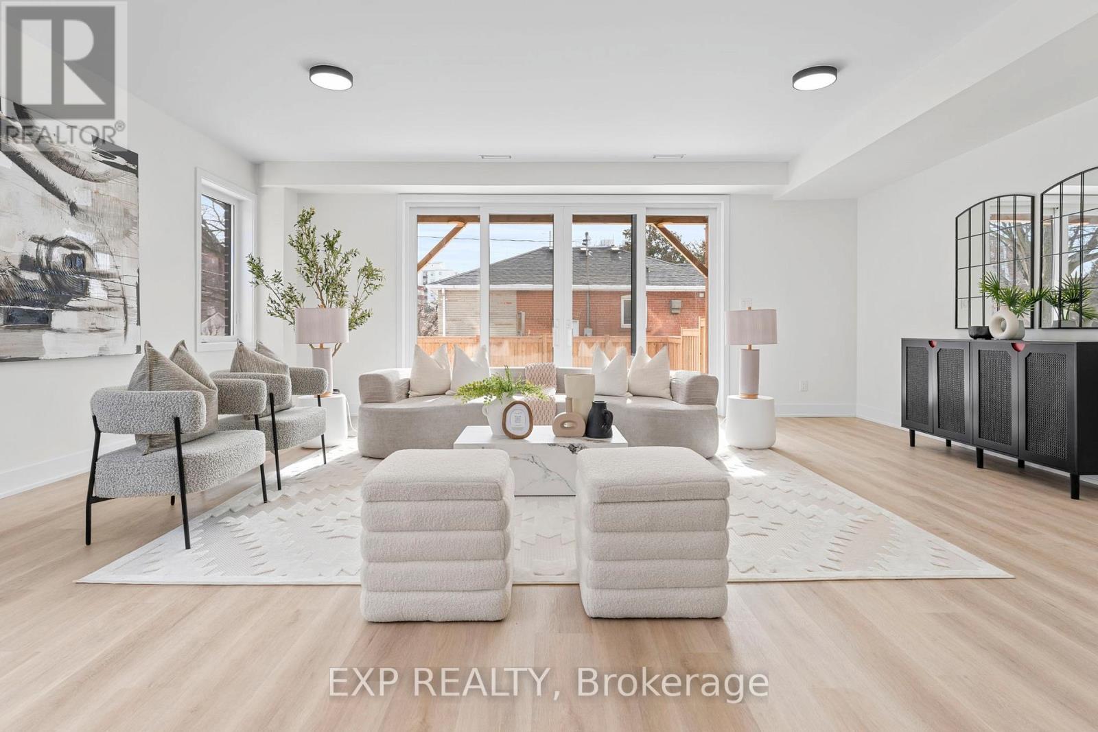 124 Dunbar Road, Mississauga, Ontario  L5B 1G7 - Photo 5 - W12827234