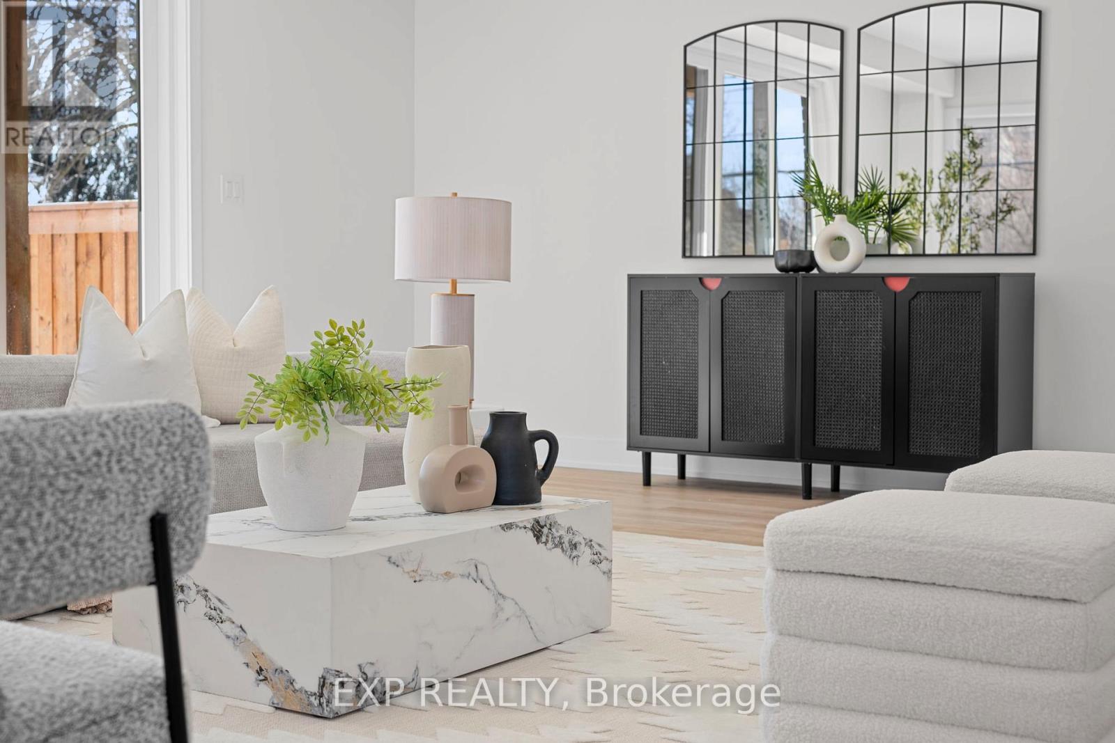 124 Dunbar Road, Mississauga, Ontario  L5B 1G7 - Photo 6 - W12827234