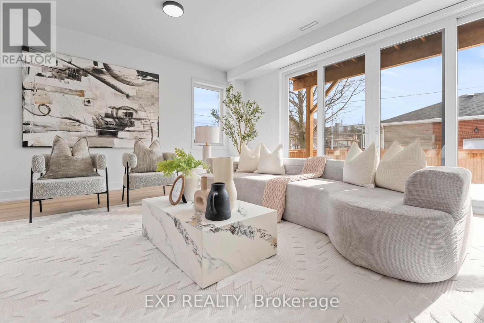 124 Dunbar Road, Mississauga, Ontario  L5B 1G7 - Photo 7 - W12827234