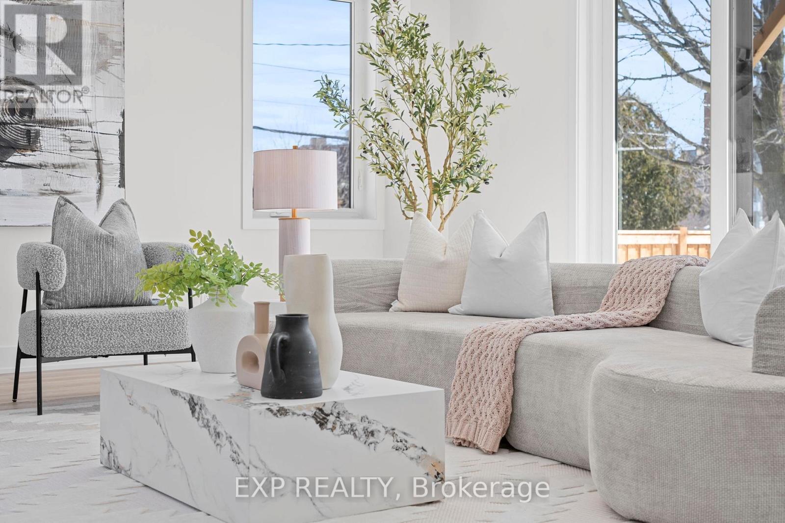 124 Dunbar Road, Mississauga, Ontario  L5B 1G7 - Photo 8 - W12827234