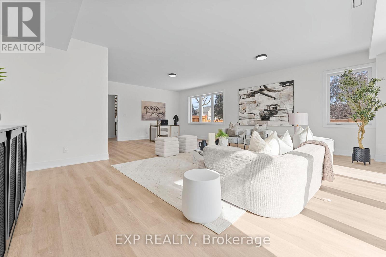 124 Dunbar Road, Mississauga, Ontario  L5B 1G7 - Photo 9 - W12827234