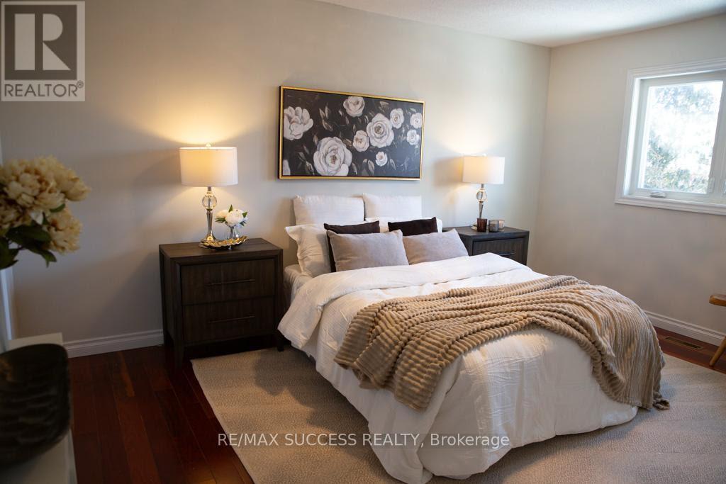 6643 Mockingbird Lane, Mississauga, Ontario  L5N 5K2 - Photo 19 - W12827236