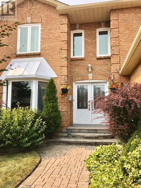 6643 Mockingbird Lane, Mississauga, Ontario  L5N 5K2 - Photo 2 - W12827236