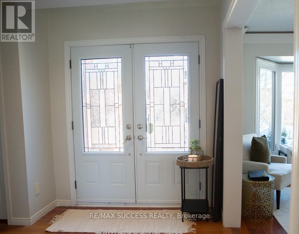 6643 Mockingbird Lane, Mississauga, Ontario  L5N 5K2 - Photo 33 - W12827236