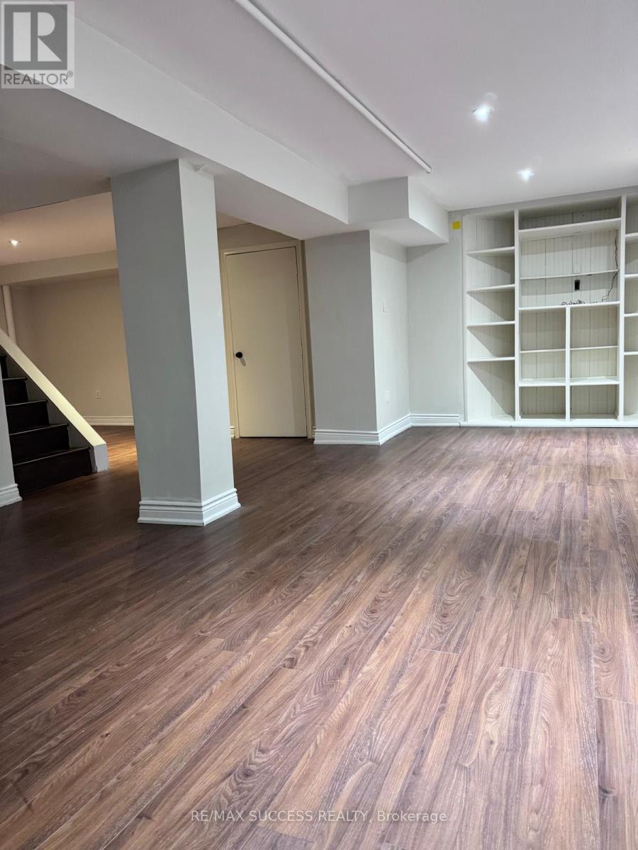 6643 Mockingbird Lane, Mississauga, Ontario  L5N 5K2 - Photo 35 - W12827236