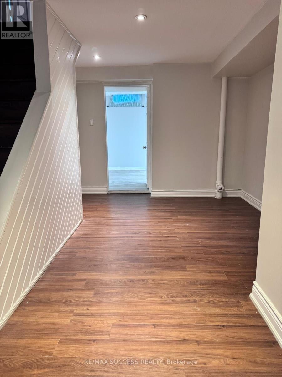 6643 Mockingbird Lane, Mississauga, Ontario  L5N 5K2 - Photo 36 - W12827236