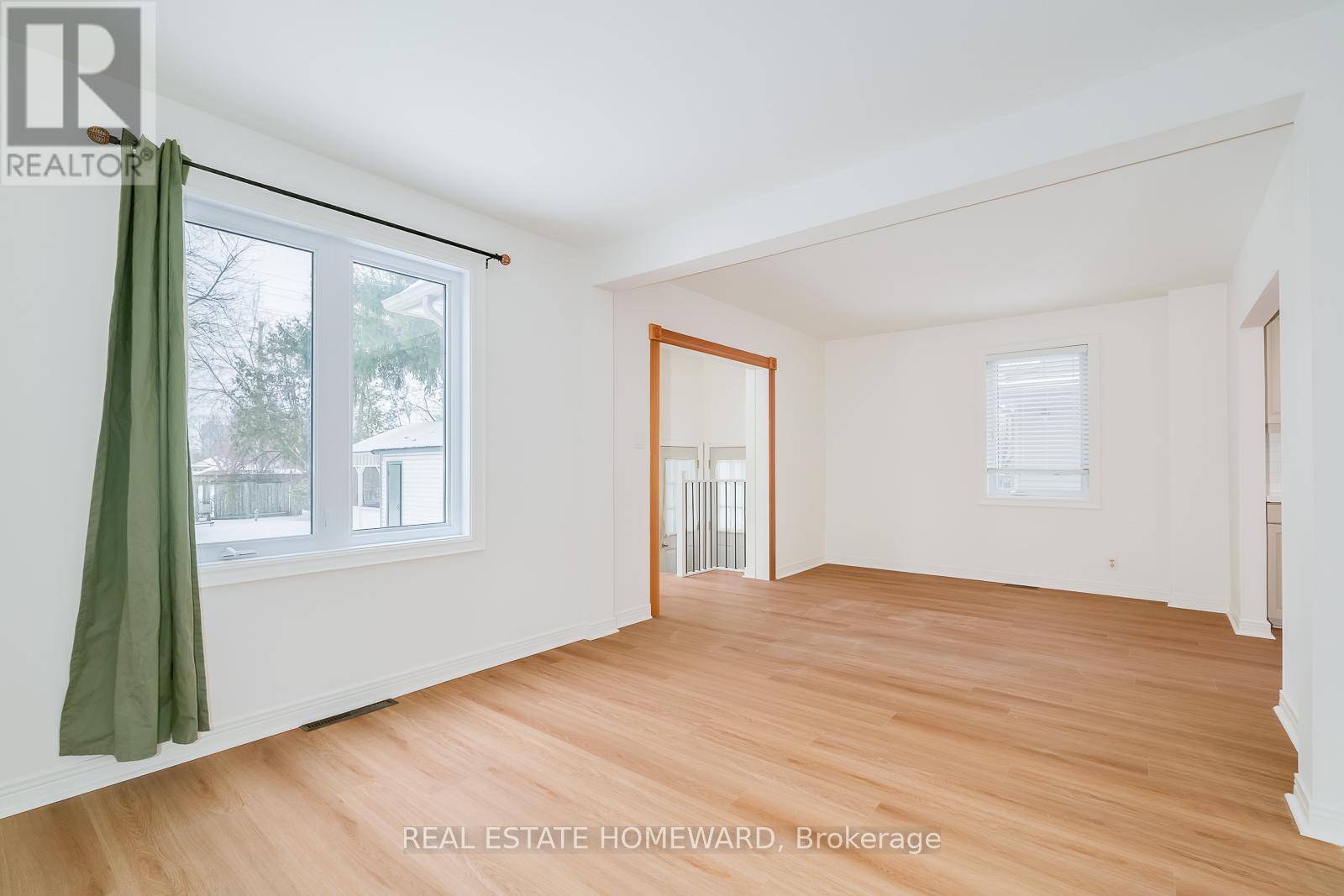 87 Ashbourne Drive, Toronto, Ontario  M9B 4H6 - Photo 11 - W12827242