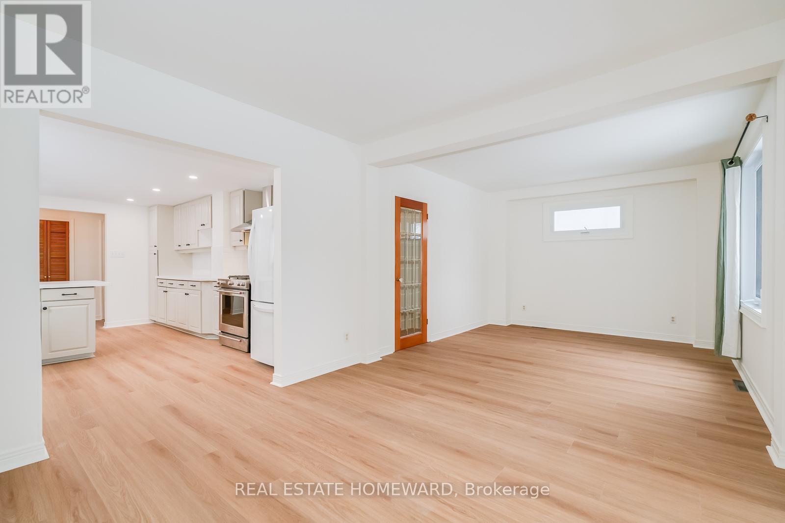 87 Ashbourne Drive, Toronto, Ontario  M9B 4H6 - Photo 13 - W12827242