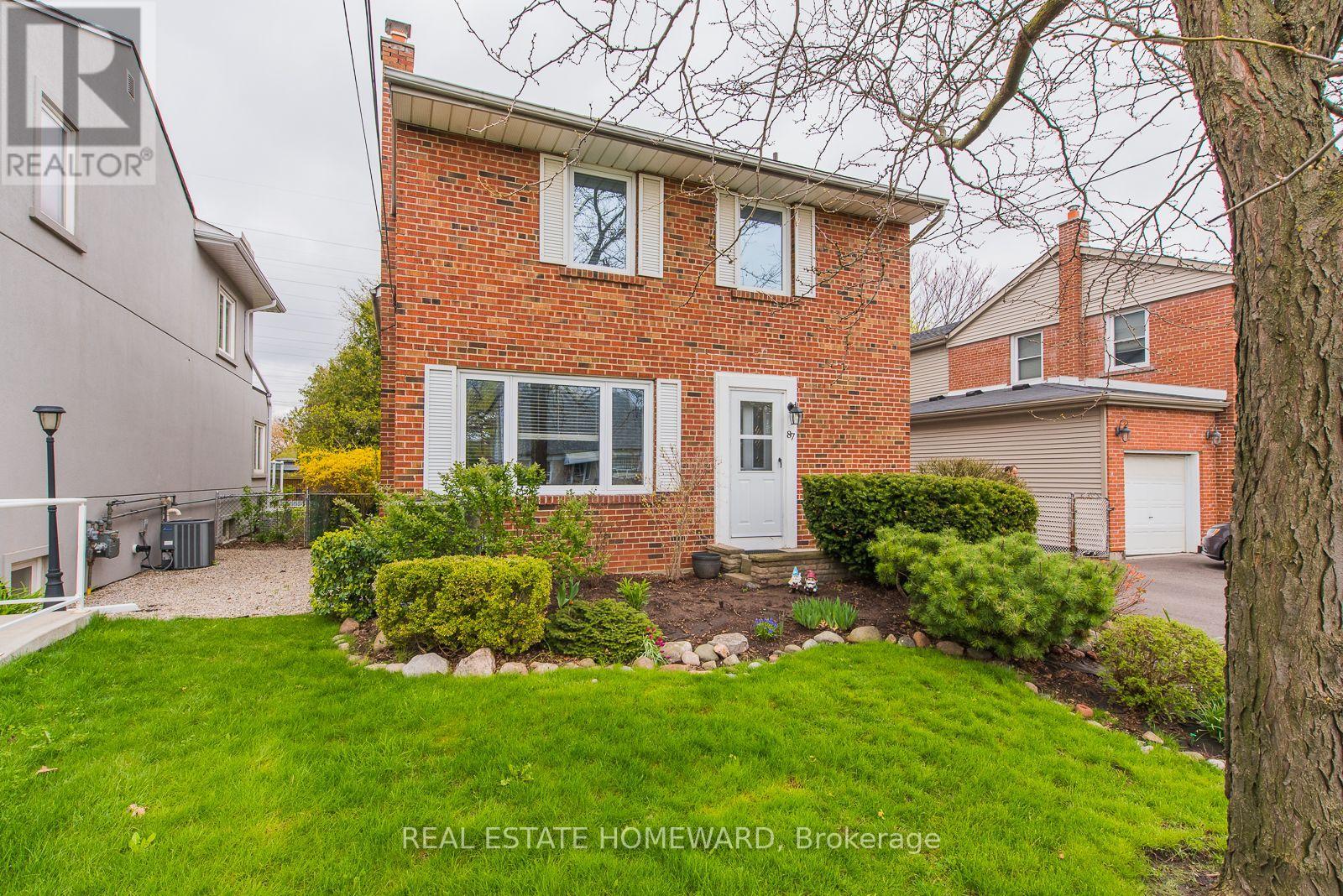 87 Ashbourne Drive, Toronto, Ontario  M9B 4H6 - Photo 32 - W12827242