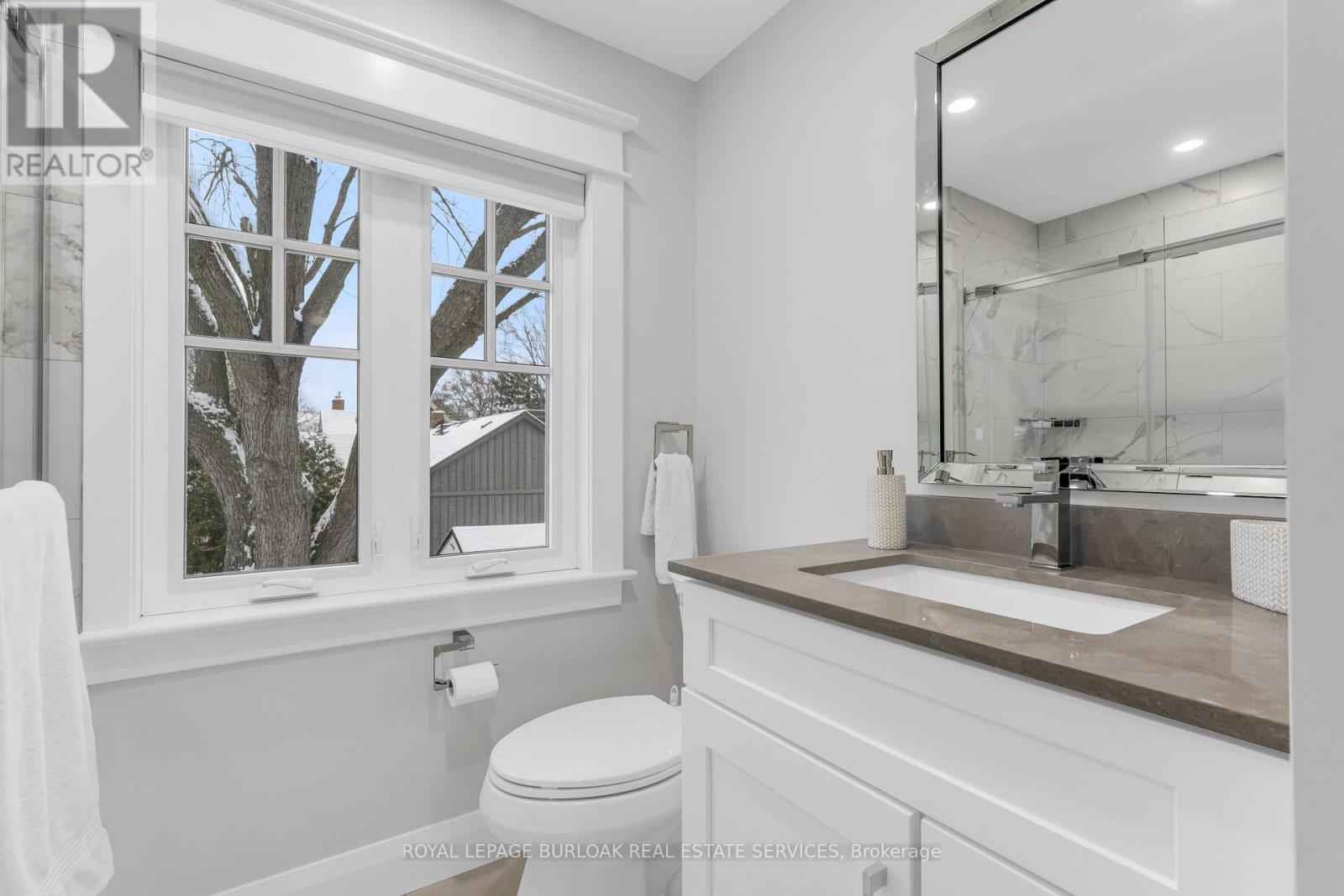 605 Emerald Street, Burlington, Ontario  L7R 2P3 - Photo 20 - W12827248