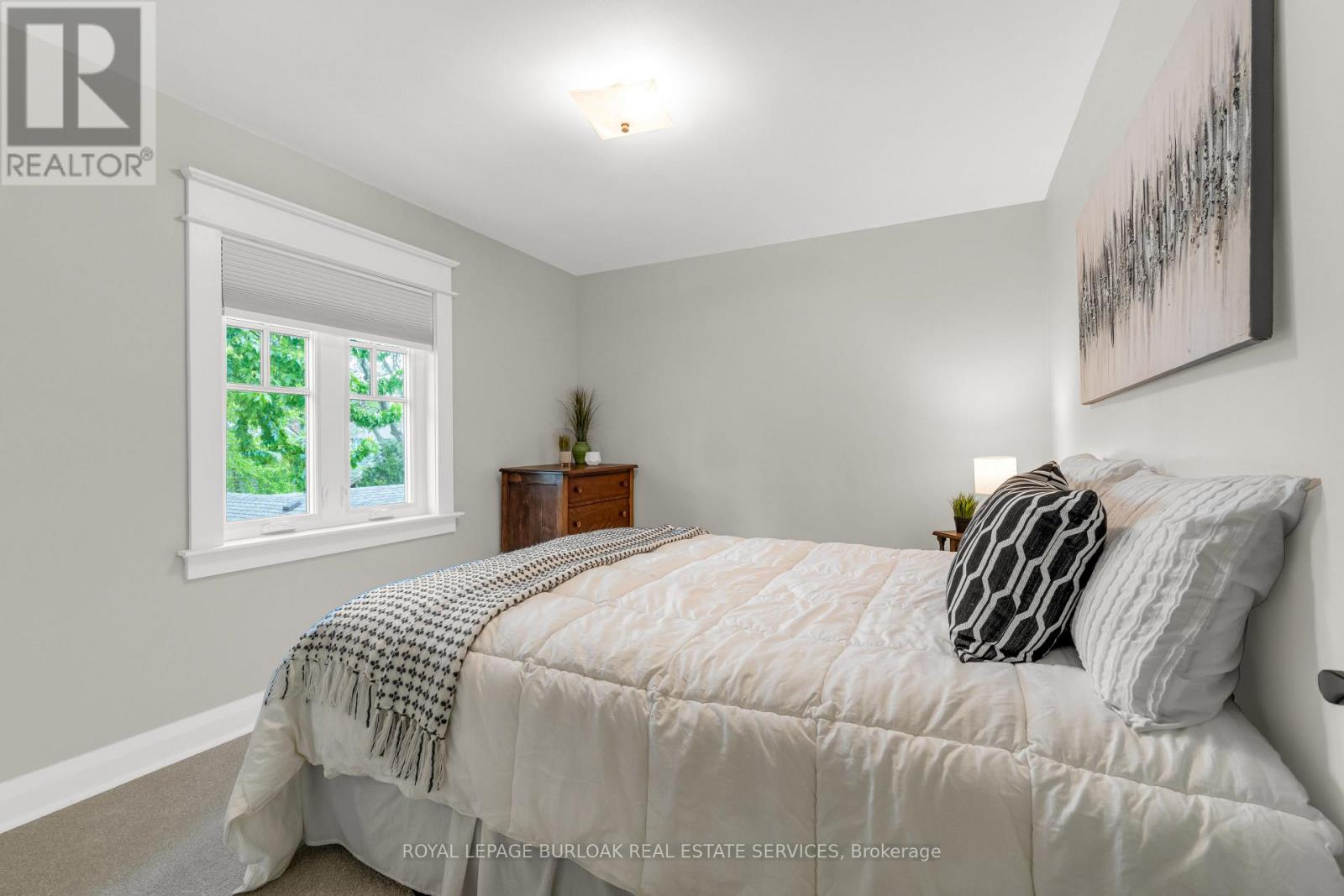 605 Emerald Street, Burlington, Ontario  L7R 2P3 - Photo 23 - W12827248