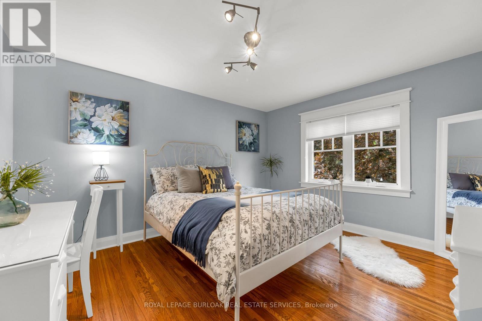 605 Emerald Street, Burlington, Ontario  L7R 2P3 - Photo 24 - W12827248