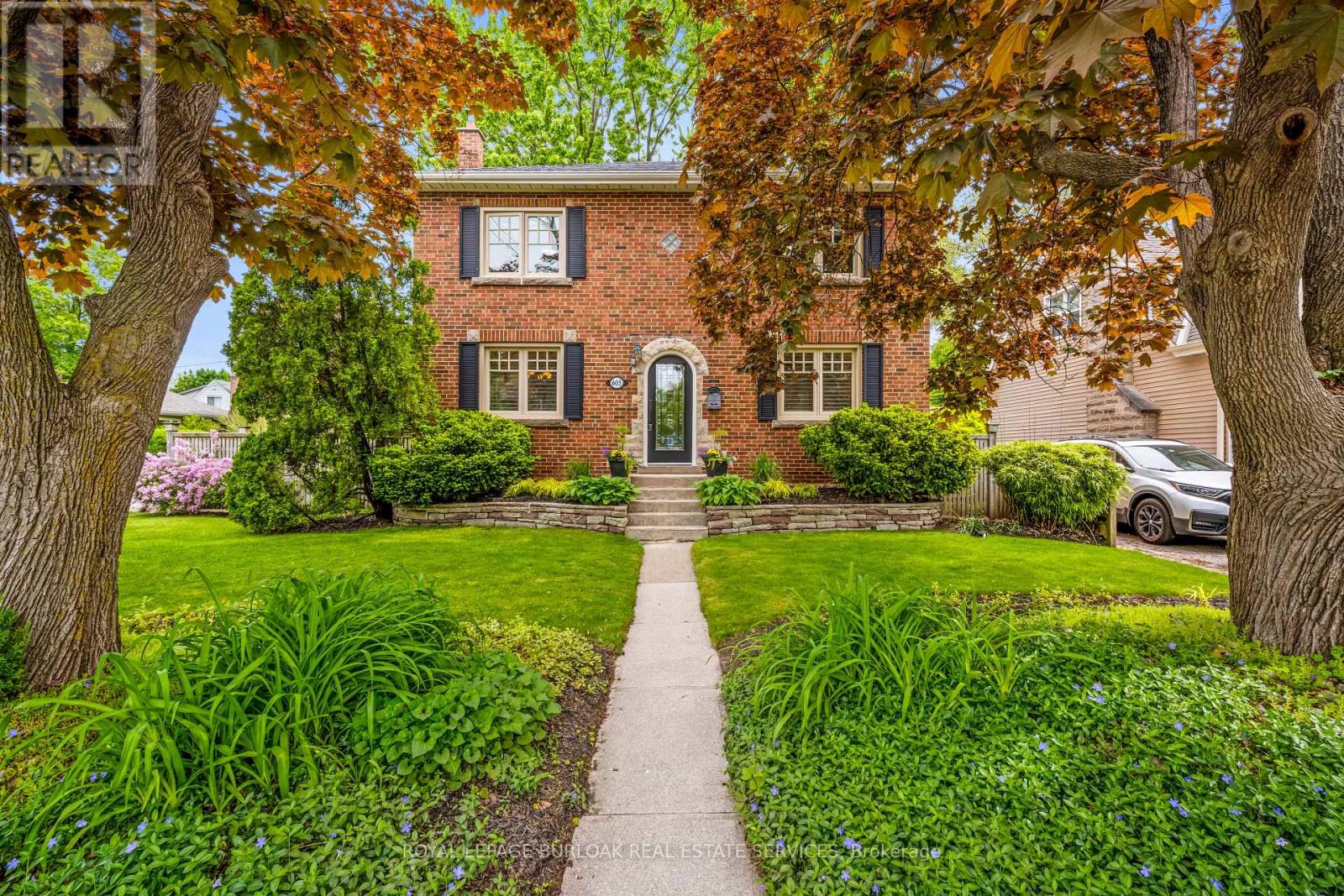 605 Emerald Street, Burlington, Ontario  L7R 2P3 - Photo 7 - W12827248