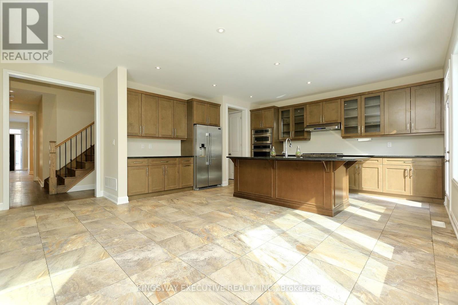 224 Cherryhurst Road, Oakville, Ontario  L6H 0W1 - Photo 10 - W12827258