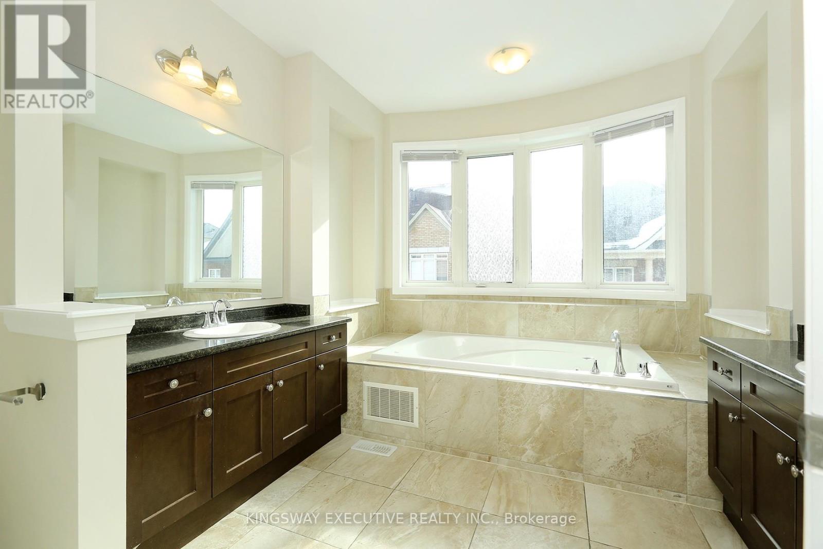 224 Cherryhurst Road, Oakville, Ontario  L6H 0W1 - Photo 22 - W12827258