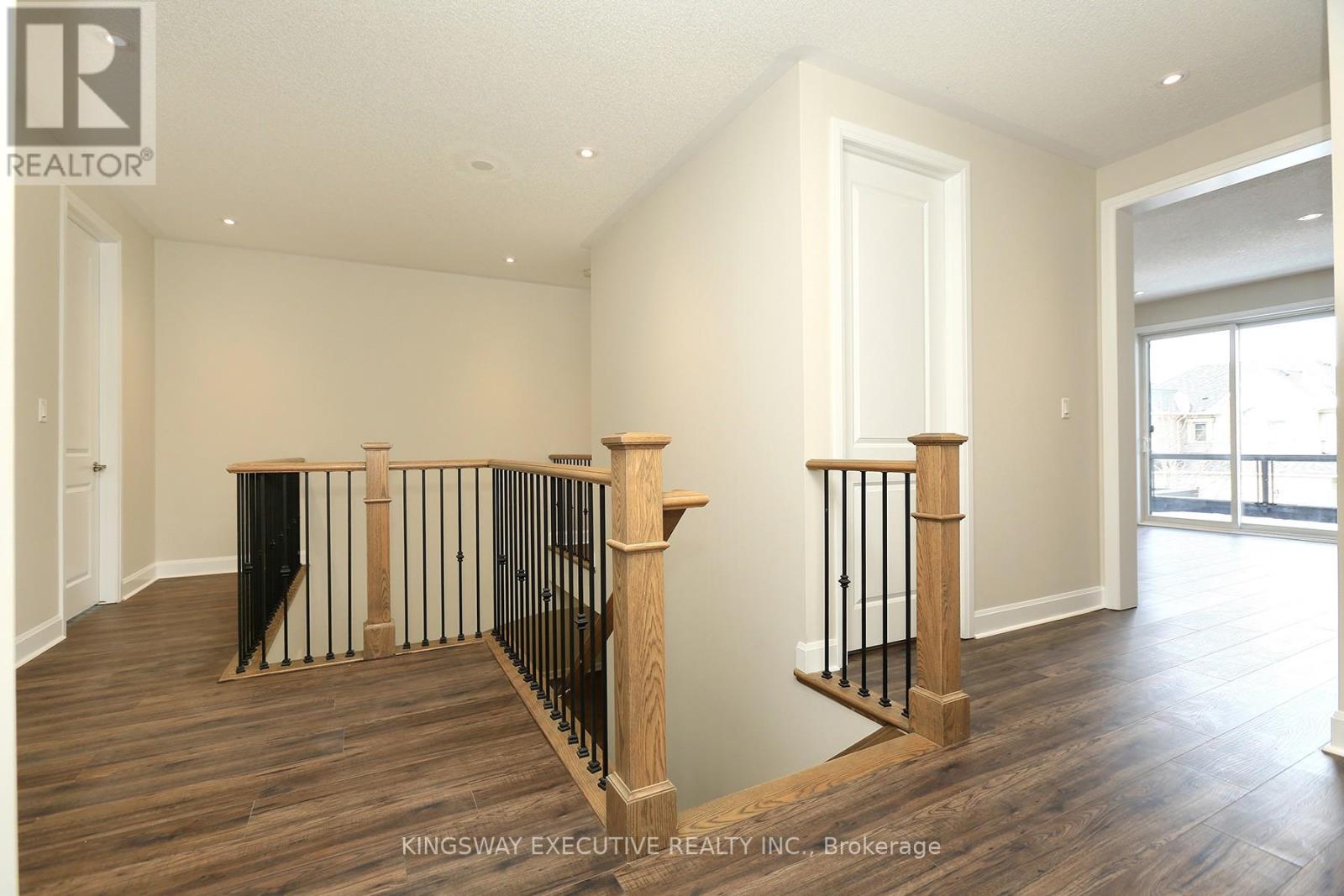 224 Cherryhurst Road, Oakville, Ontario  L6H 0W1 - Photo 32 - W12827258