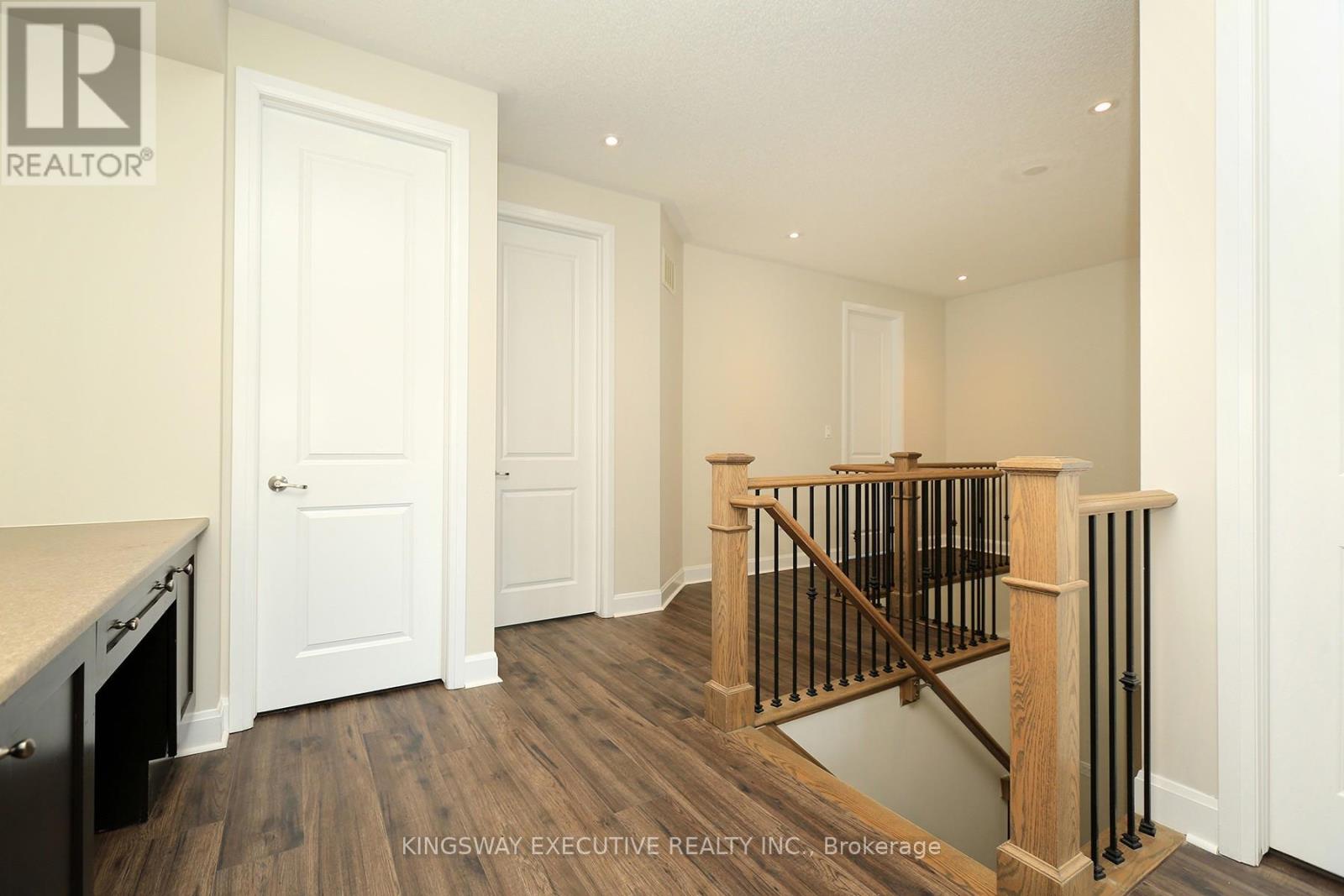 224 Cherryhurst Road, Oakville, Ontario  L6H 0W1 - Photo 33 - W12827258