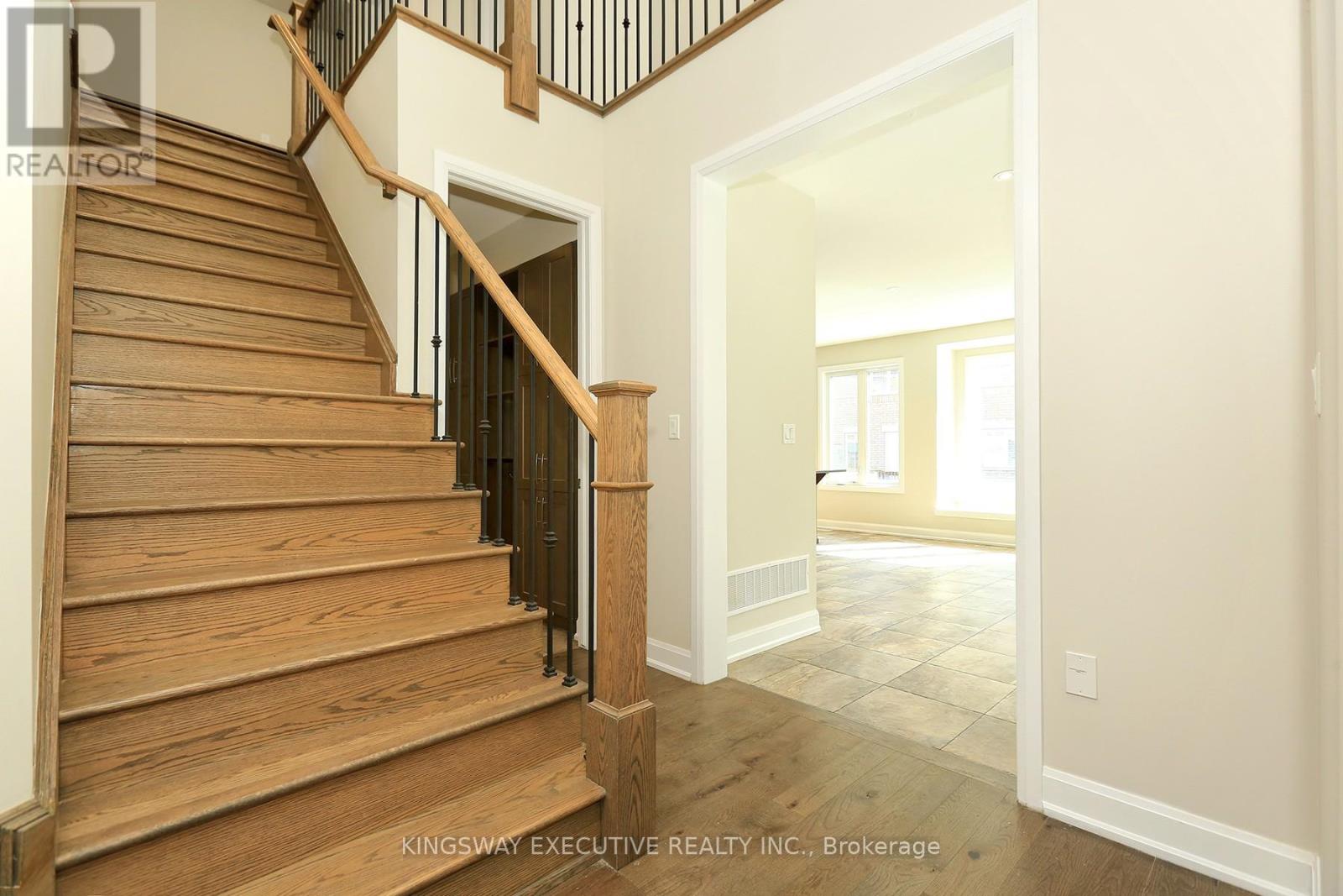 224 Cherryhurst Road, Oakville, Ontario  L6H 0W1 - Photo 6 - W12827258