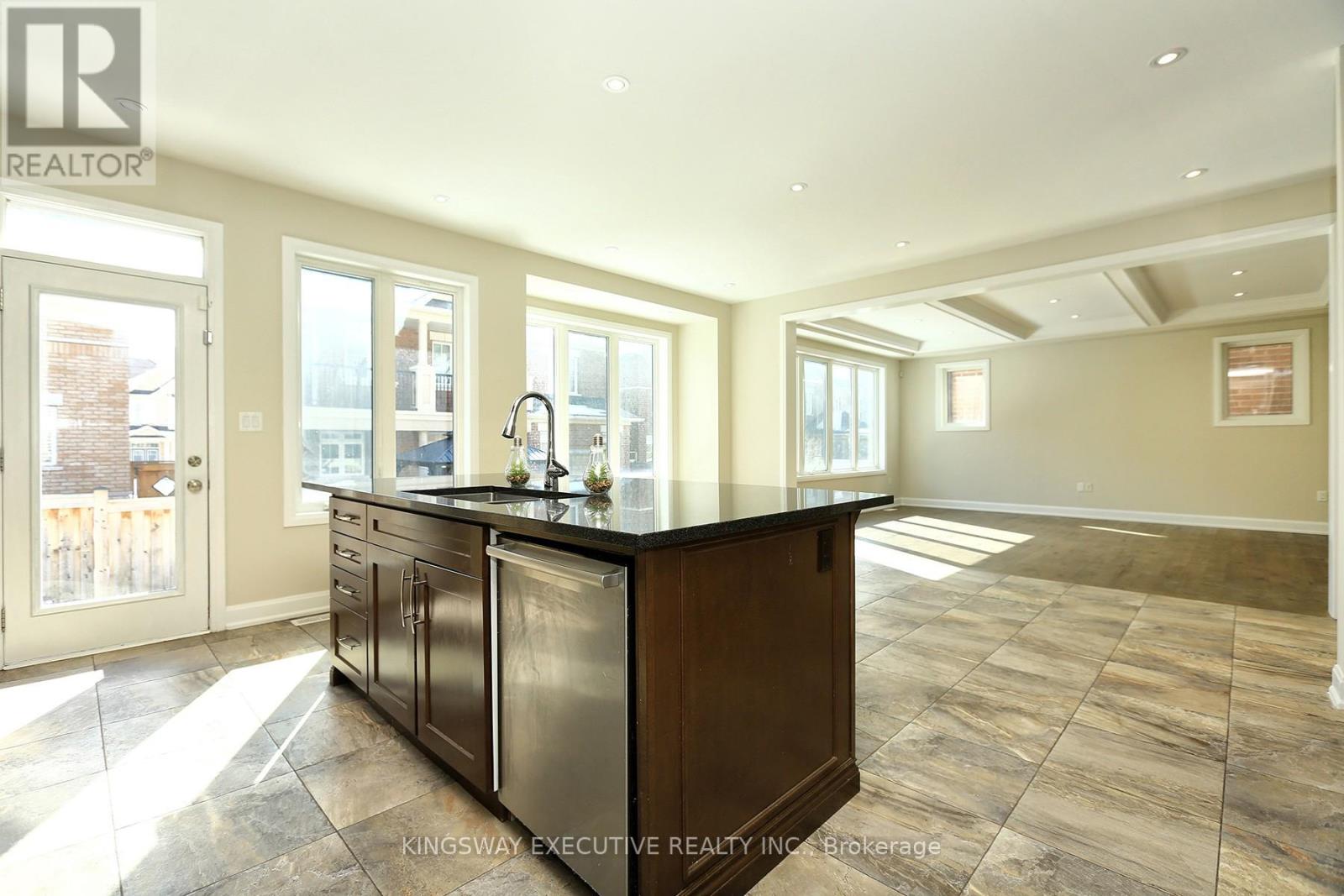 224 Cherryhurst Road, Oakville, Ontario  L6H 0W1 - Photo 8 - W12827258