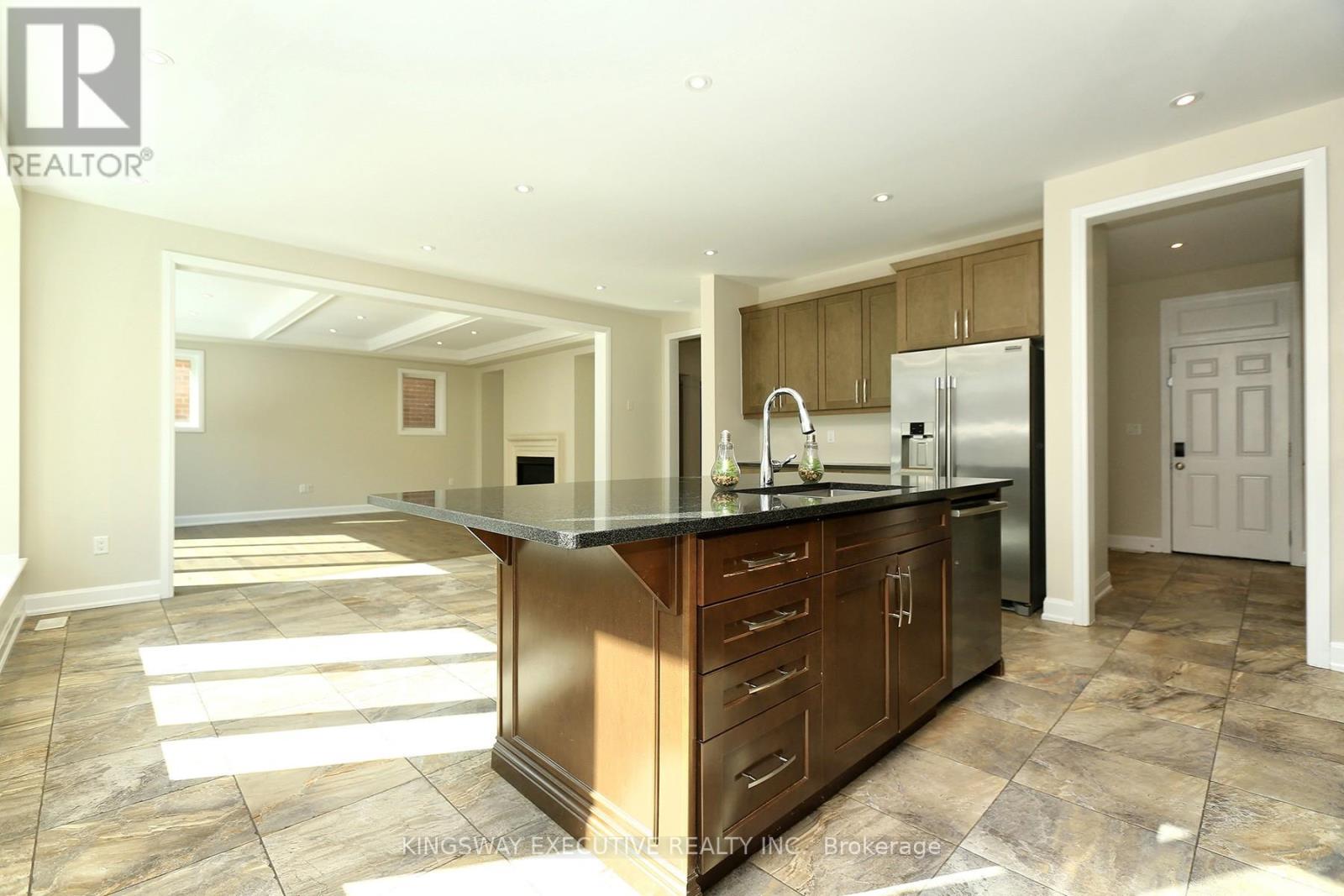 224 Cherryhurst Road, Oakville, Ontario  L6H 0W1 - Photo 9 - W12827258