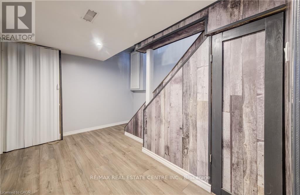 35 Glendan Court, Cambridge, Ontario  N1R 7N4 - Photo 41 - X12827180