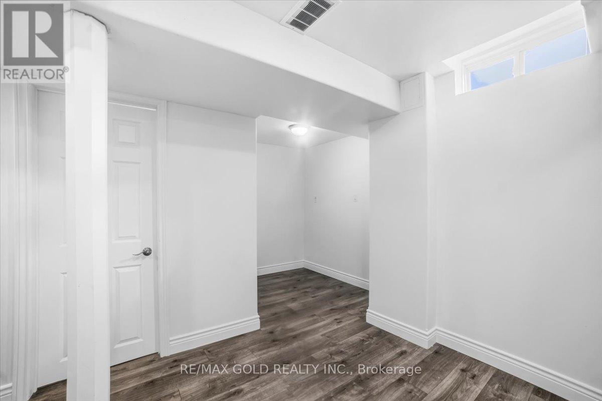 51 Bradley Avenue, Hamilton, Ontario  L0R 1C0 - Photo 27 - X12827260