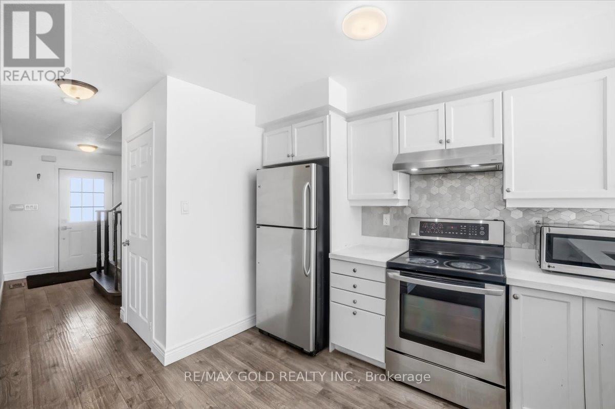 51 Bradley Avenue, Hamilton, Ontario  L0R 1C0 - Photo 3 - X12827260