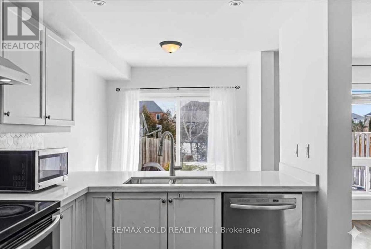 51 Bradley Avenue, Hamilton, Ontario  L0R 1C0 - Photo 5 - X12827260