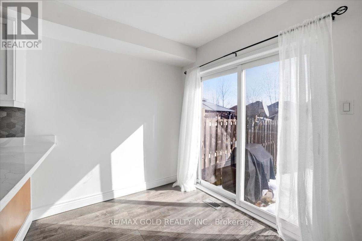 51 Bradley Avenue, Hamilton, Ontario  L0R 1C0 - Photo 9 - X12827260