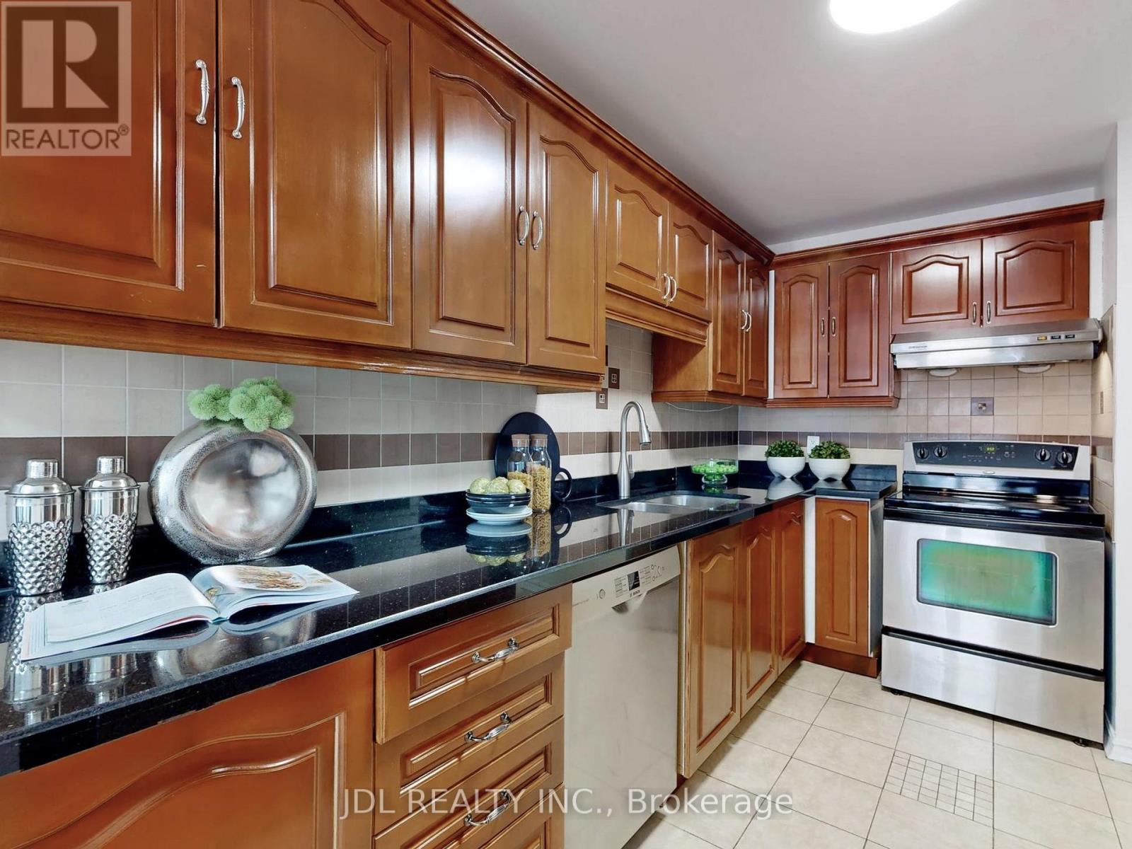 112 - 2205 South Millway, Mississauga, Ontario  L5L 3T2 - Photo 13 - W12820350