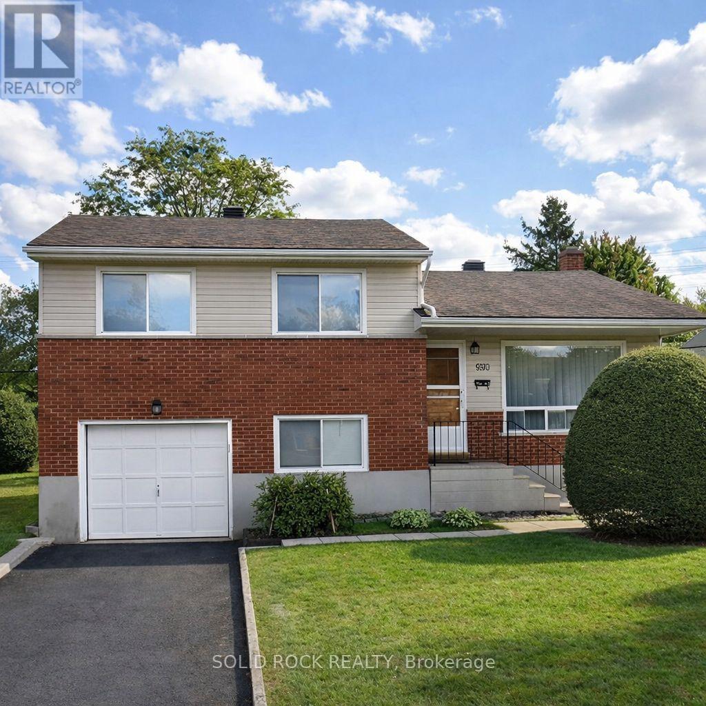 990 Harkness Avenue, Ottawa, Ontario  K1V 6P2 - Photo 1 - X12820668