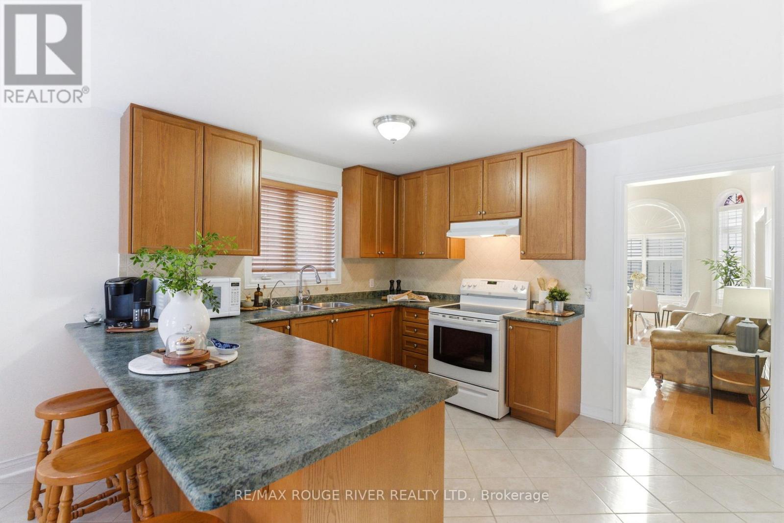 106 Tormina Boulevard, Whitby, Ontario  L1R 3B5 - Photo 12 - E12827428