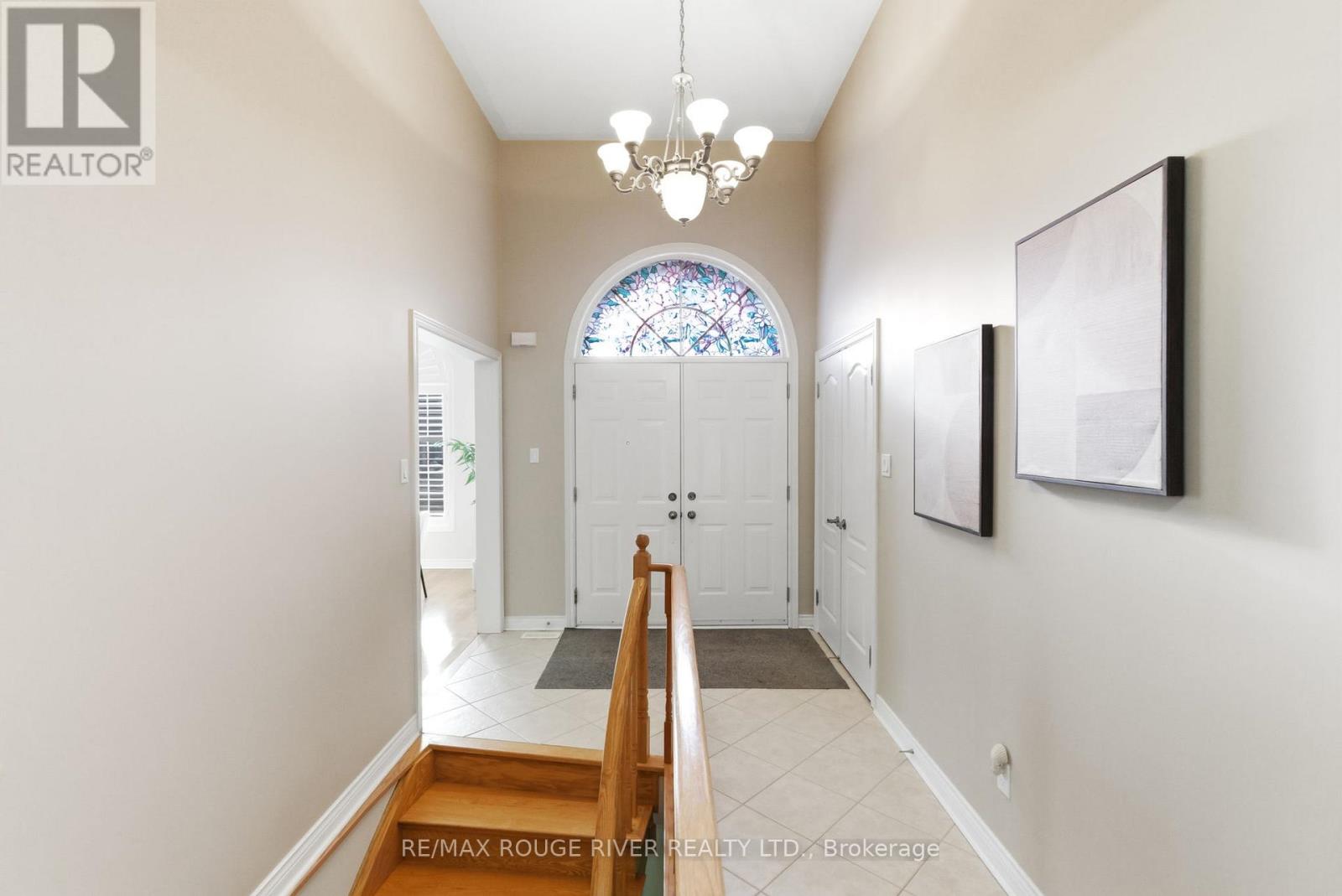 106 Tormina Boulevard, Whitby, Ontario  L1R 3B5 - Photo 2 - E12827428