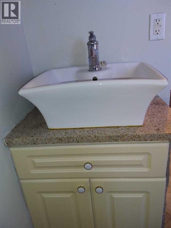 300, 6220 17 Avenue Se, Calgary, Alberta  T2A 0W6 - Photo 15 - A2266100