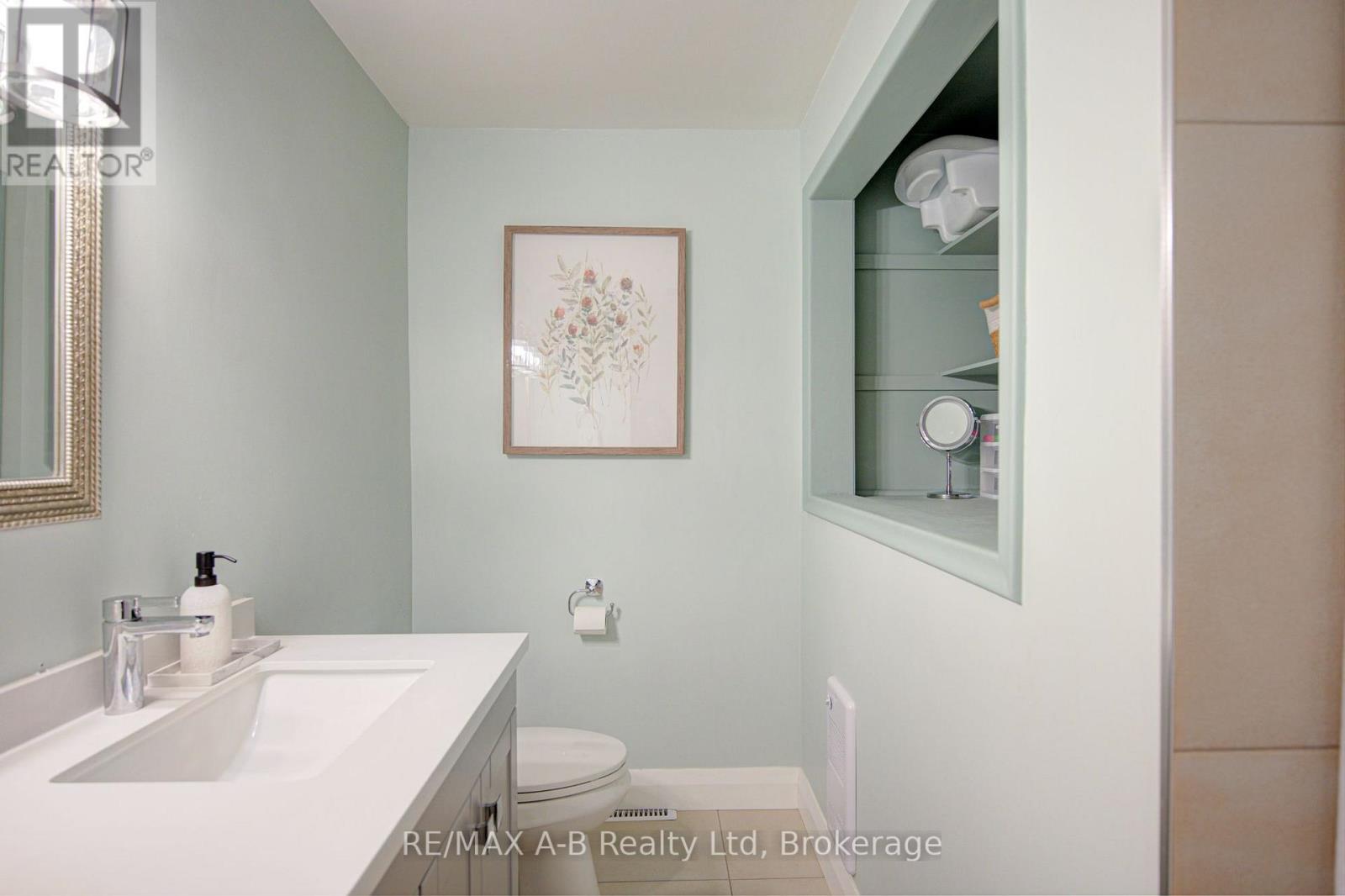 19 Linton Place, Kitchener, Ontario N2B 2K1 - Photo 20 - X12827436