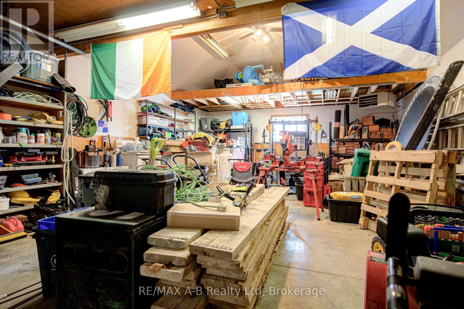 19 Linton Place, Kitchener, Ontario N2B 2K1 - Photo 41 - X12827436