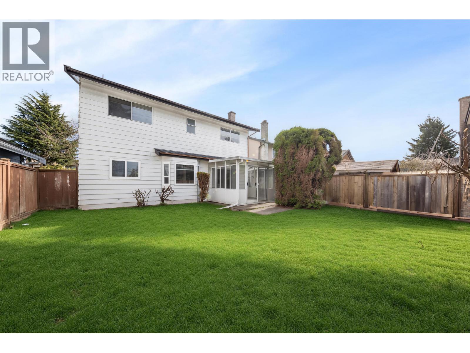 8691 Doulton Place, Richmond, British Columbia  V7C 5A3 - Photo 3 - R3093008