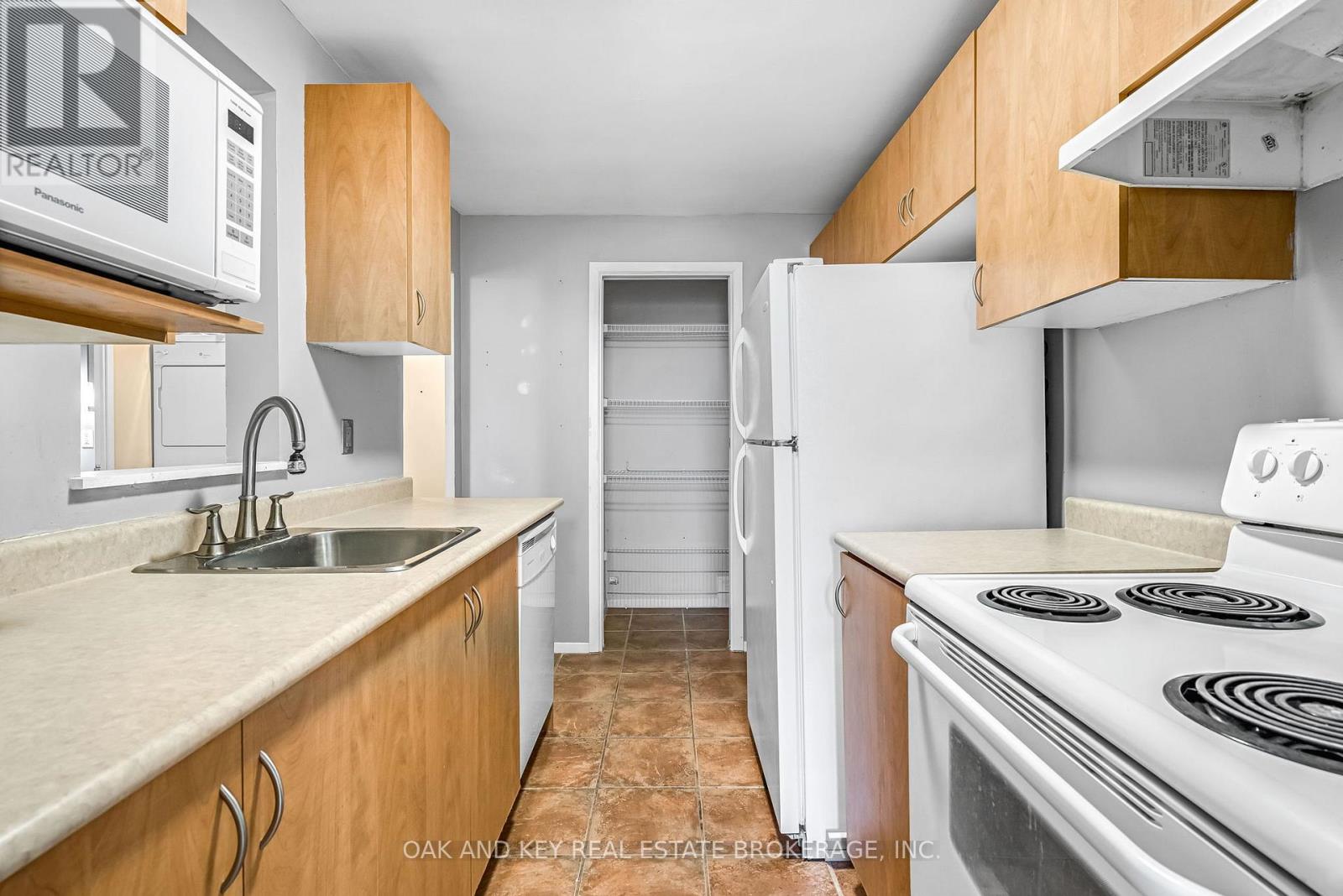 Photo 15 of 20 for 1007 - 931 Wonderland Rd Road S