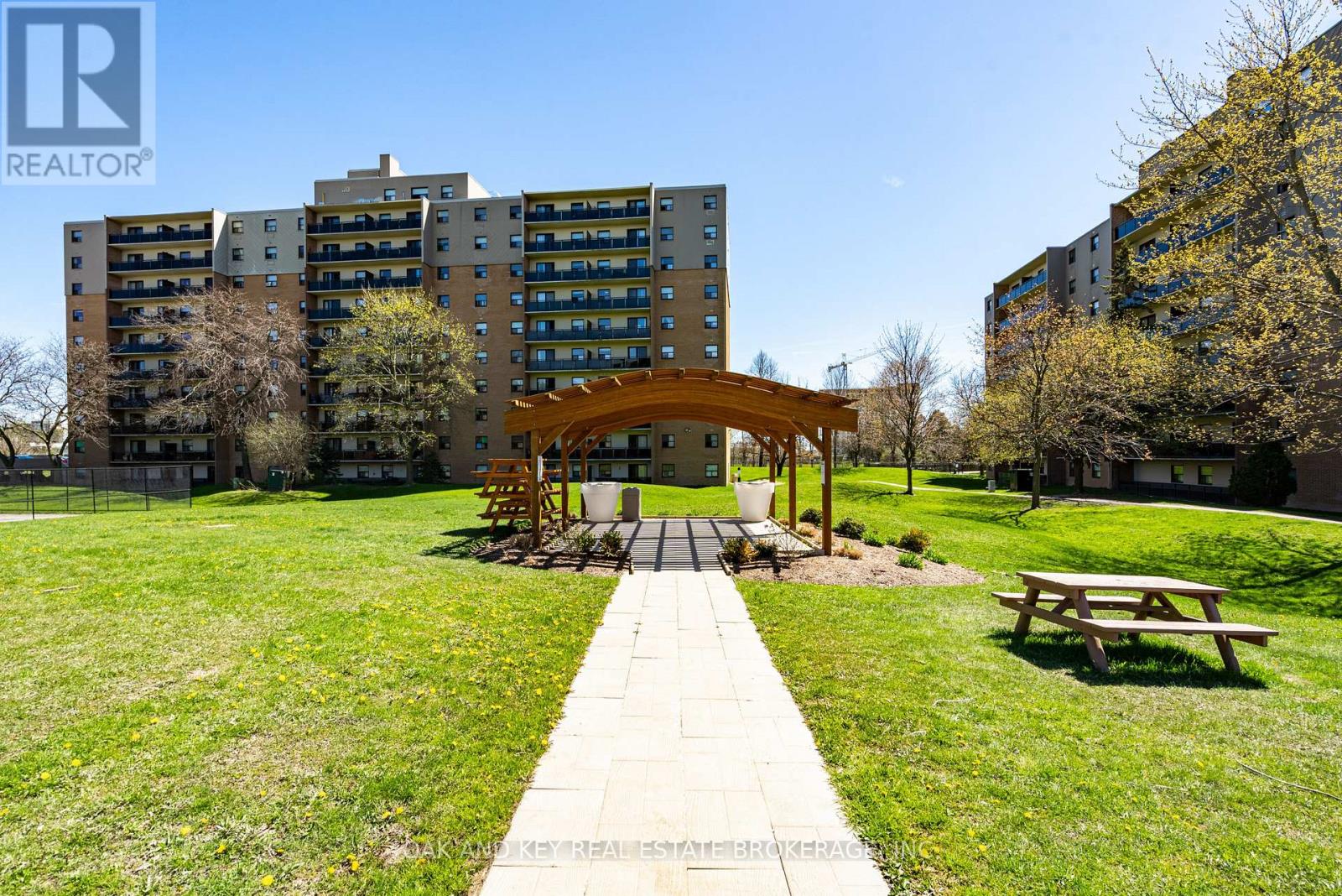 1007 - 931 Wonderland Rd Road S, London South, Ontario  N6K 2X6 - Photo 6 - X12827434