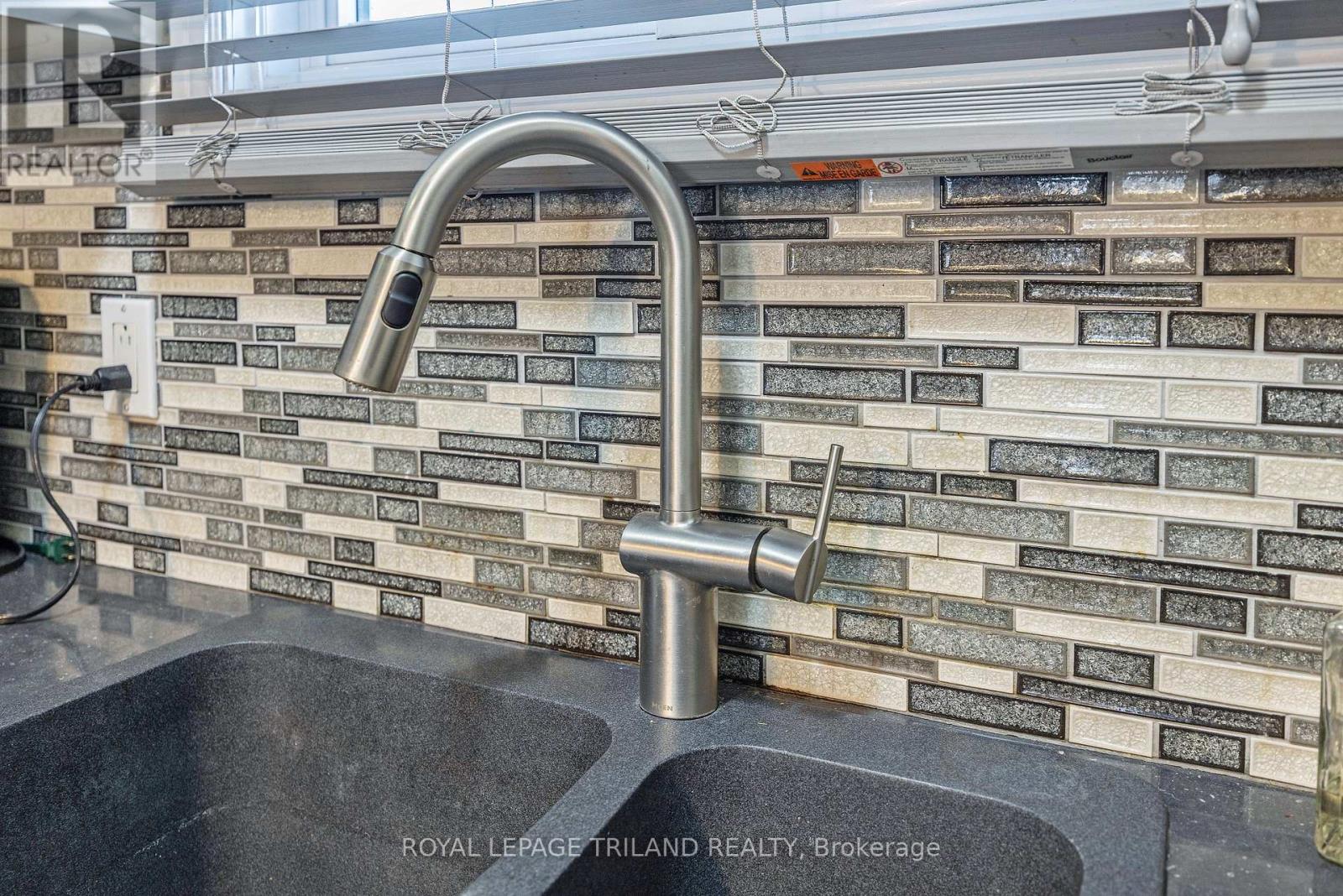 252 Josselyn Drive, London South, Ontario  N6E 3S5 - Photo 13 - X12827492