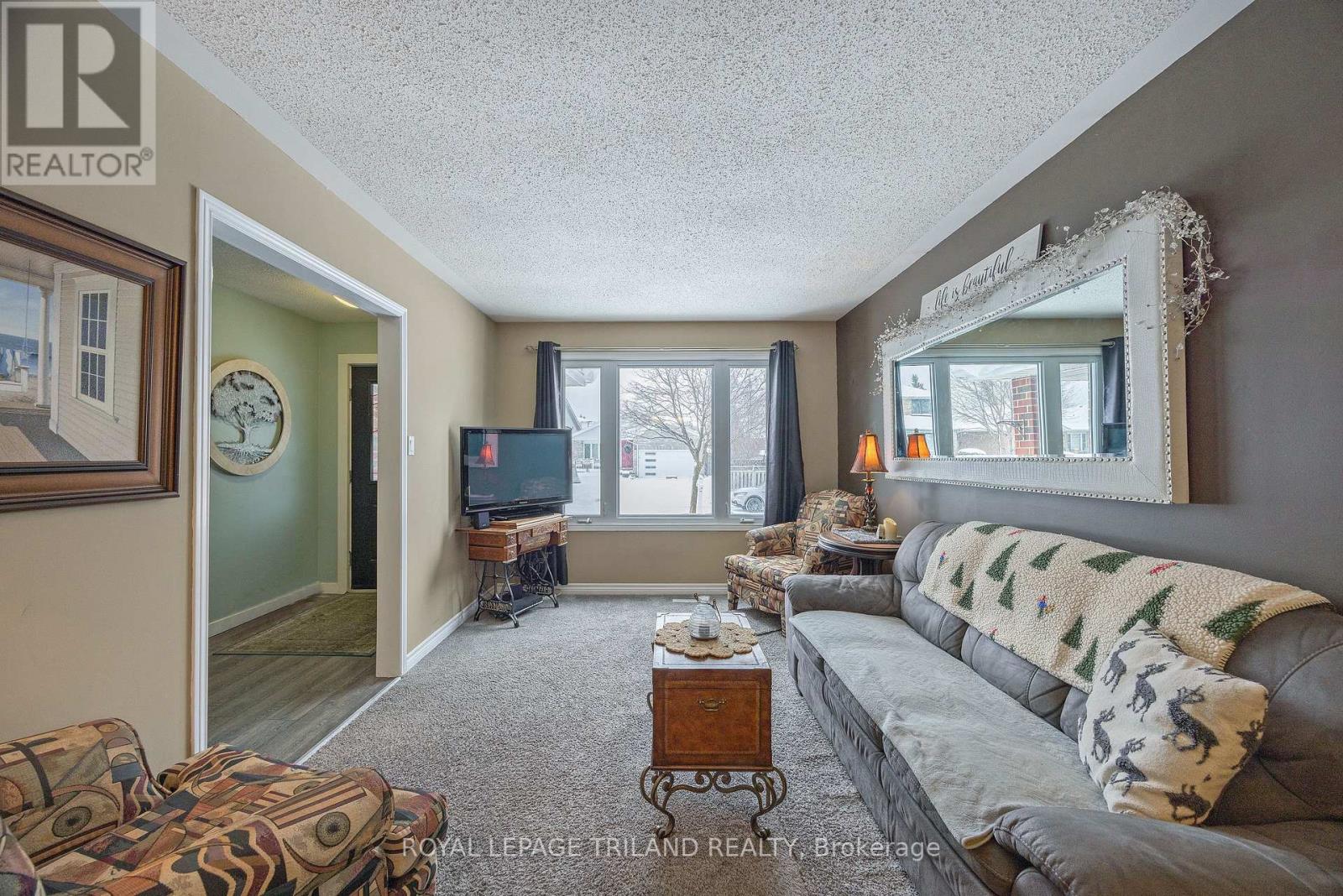 252 Josselyn Drive, London South, Ontario  N6E 3S5 - Photo 8 - X12827492