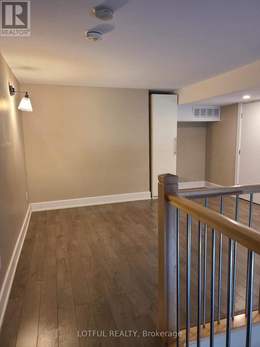 B - 206 Manchester Avenue, Ottawa, Ontario K1Y 1Y9 - Photo 11 - X12827440
