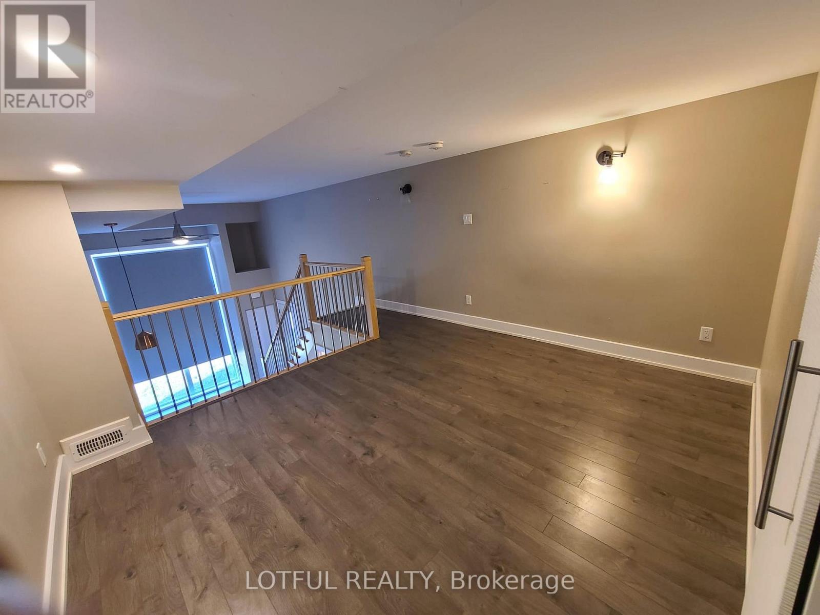 B - 206 Manchester Avenue, Ottawa, Ontario K1Y 1Y9 - Photo 12 - X12827440