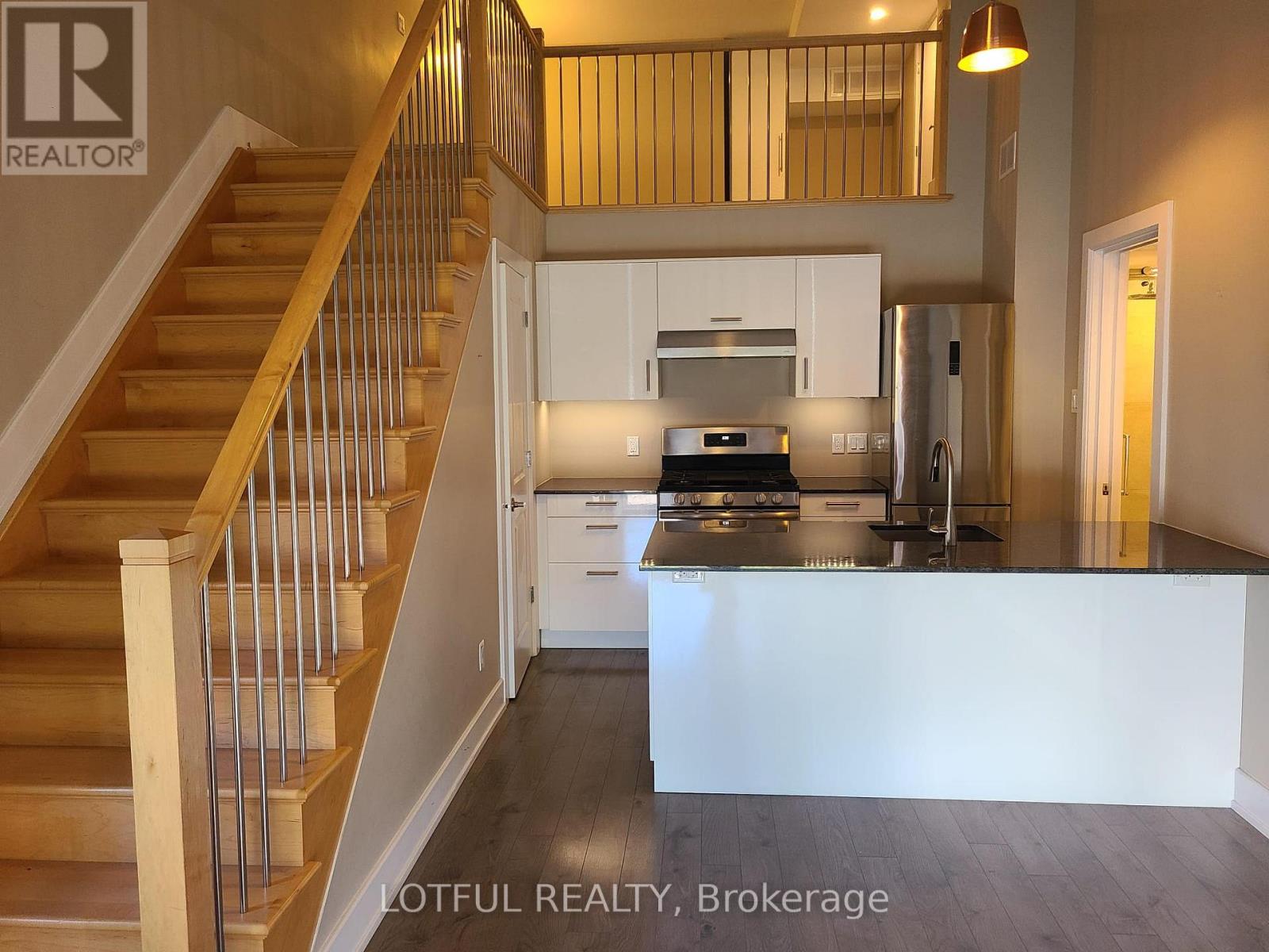 B - 206 Manchester Avenue, Ottawa, Ontario K1Y 1Y9 - Photo 3 - X12827440