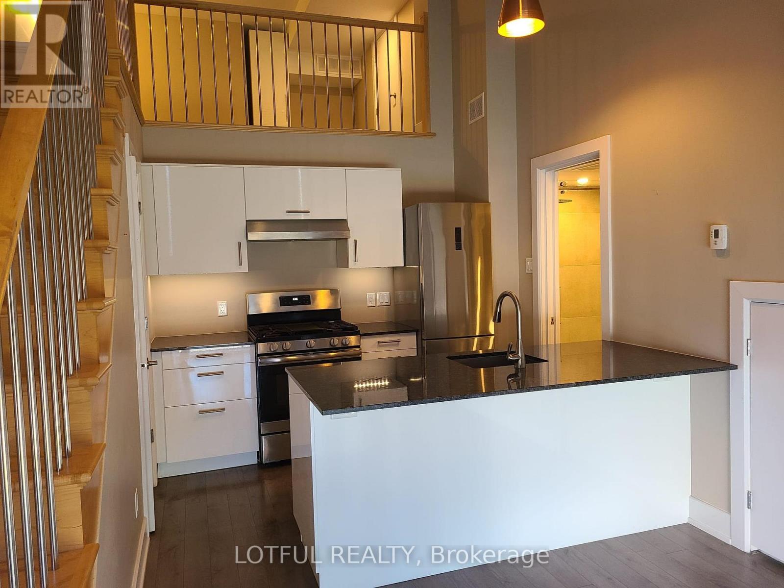 B - 206 Manchester Avenue, Ottawa, Ontario K1Y 1Y9 - Photo 4 - X12827440