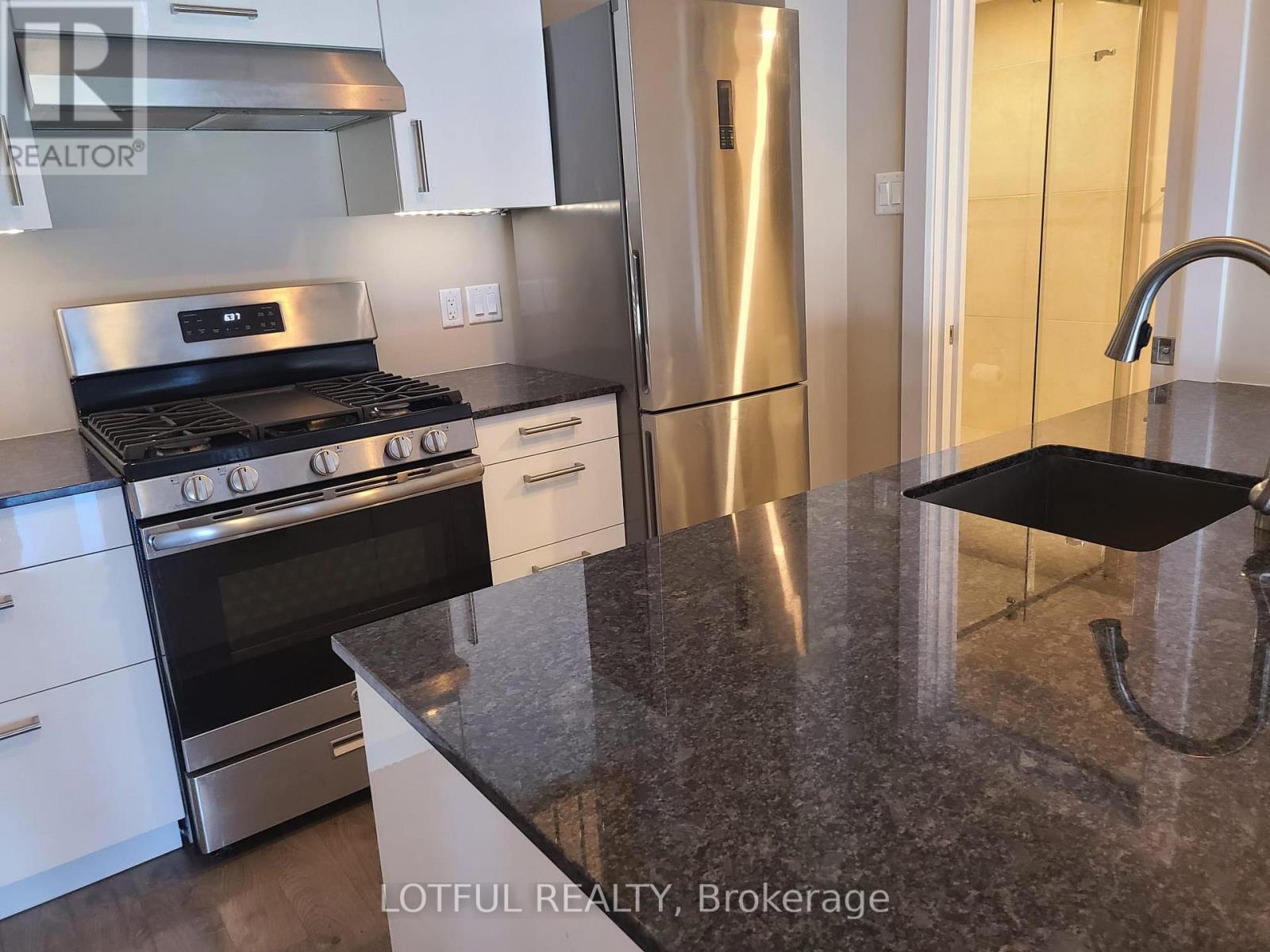 B - 206 Manchester Avenue, Ottawa, Ontario K1Y 1Y9 - Photo 5 - X12827440