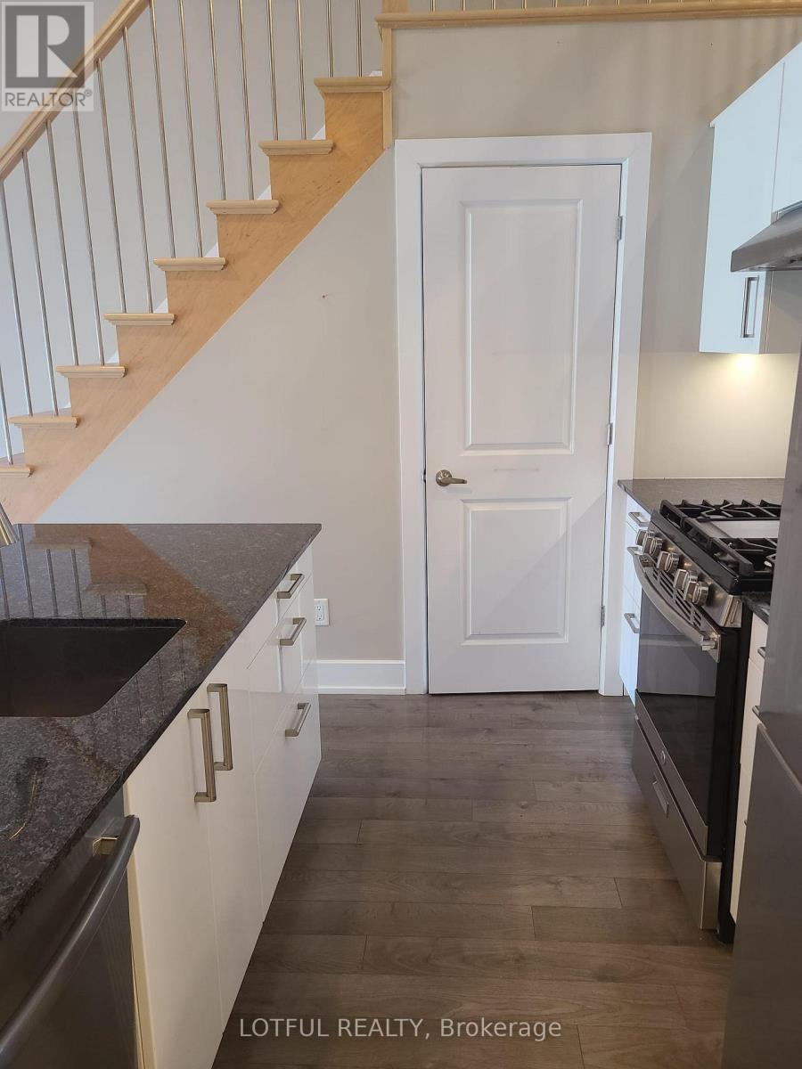 B - 206 Manchester Avenue, Ottawa, Ontario K1Y 1Y9 - Photo 6 - X12827440