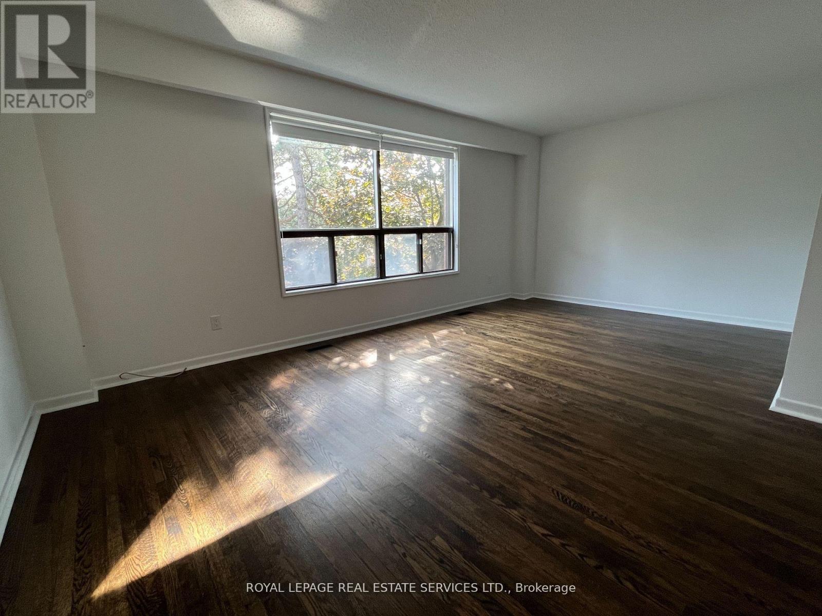 10 Yetta Shepway, Toronto (Don Valley Village), Ontario  M2Z 1X9 - Photo 2 - C12813788